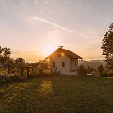 Apartma Hisa Na Ravnah With Hot Tub Pisece Bagian luar foto