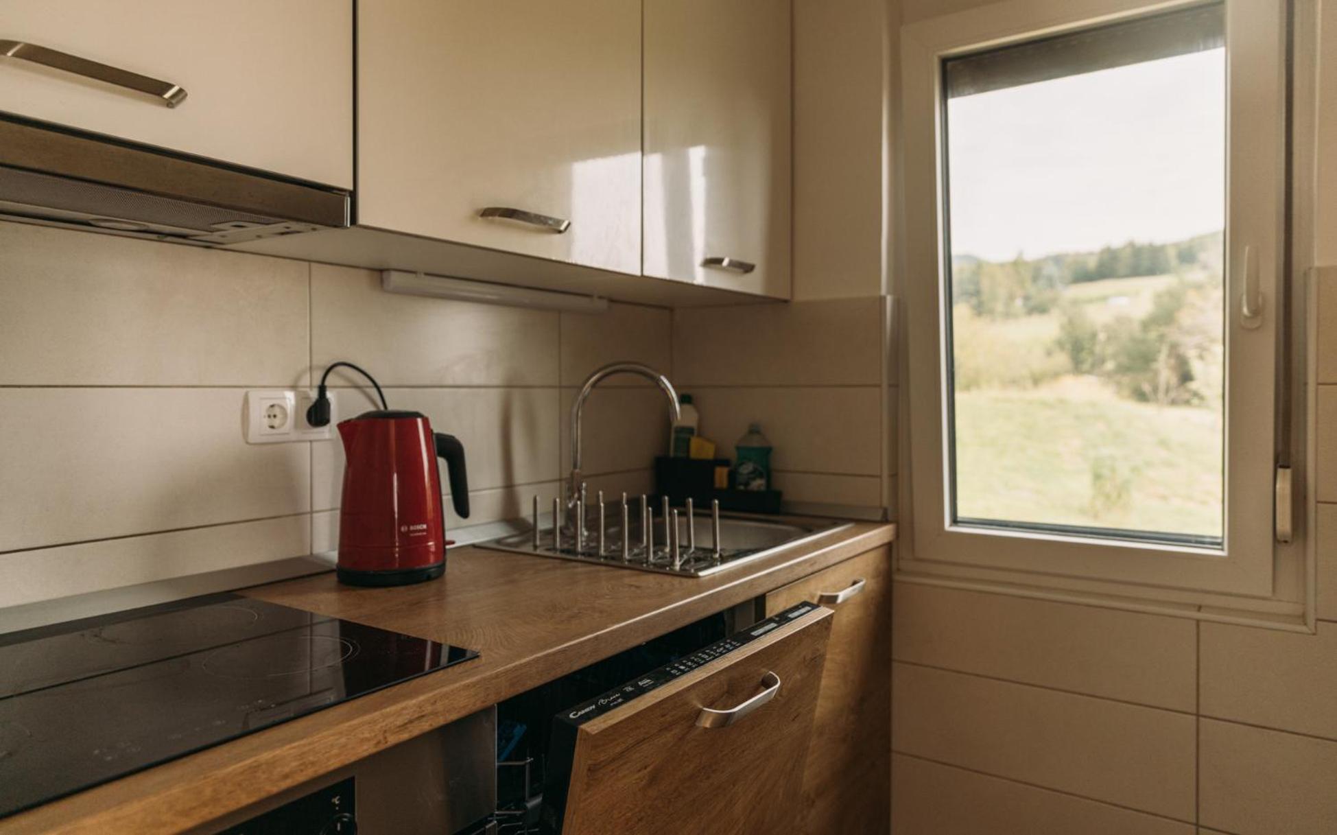 Apartma Hisa Na Ravnah With Hot Tub Pisece Bagian luar foto