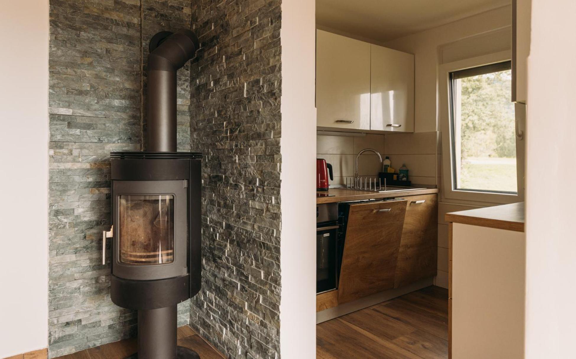 Apartma Hisa Na Ravnah With Hot Tub Pisece Bagian luar foto