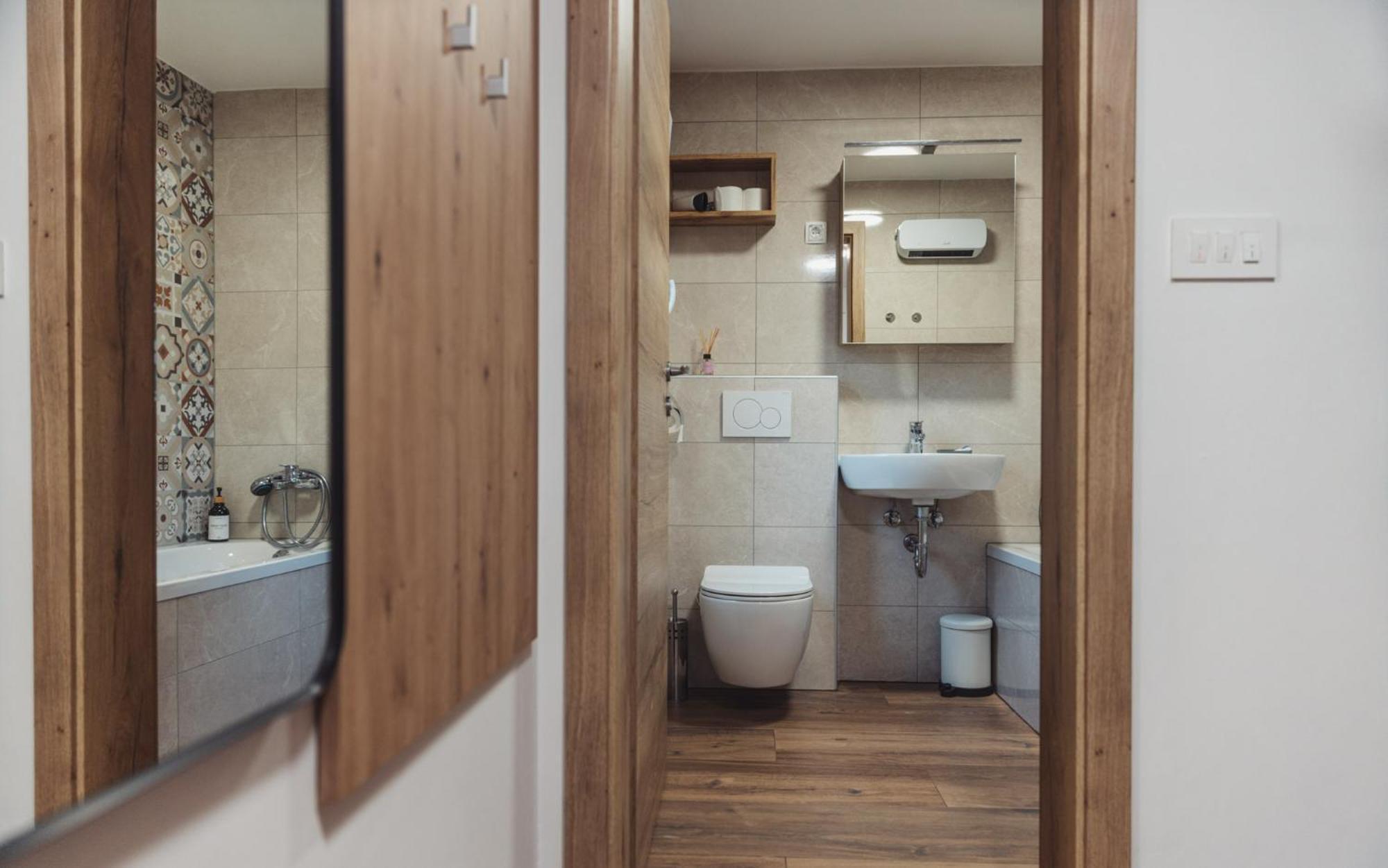 Apartma Hisa Na Ravnah With Hot Tub Pisece Bagian luar foto